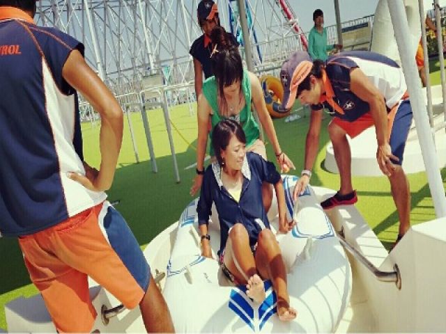 勤務風景はこんな感じです♪めっちゃ日に焼けるけどめっちゃ楽しいからリピーターさんも多数♪